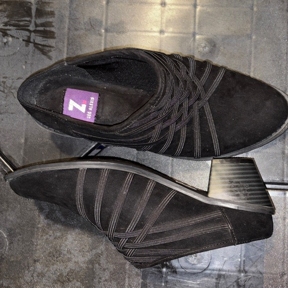 Zee Alexis Women’s Black Boots Sz 7 - Picture 9 of 12